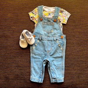 3-6M Overall w/Daisy embroidery by Old Navy.